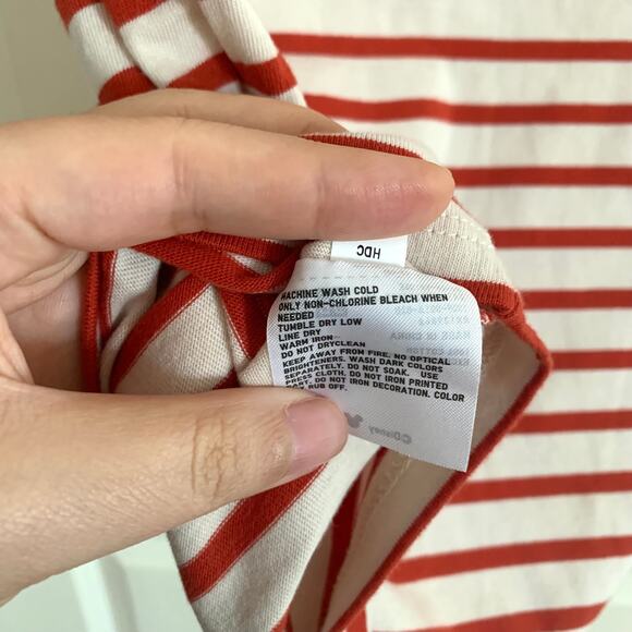 Uniqlo x Disney Minnie Mouse Embroidered Striped T-shirt in Red/Cream - Picture 9 of 9